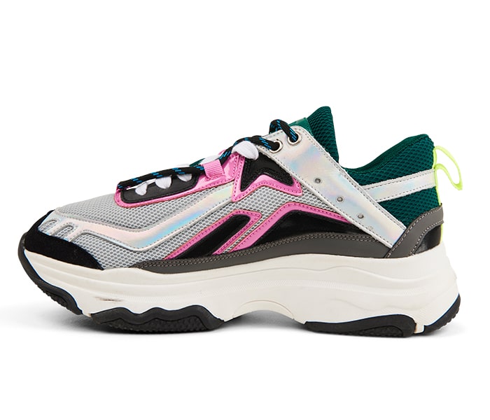 Sports sneaker after clipping path service